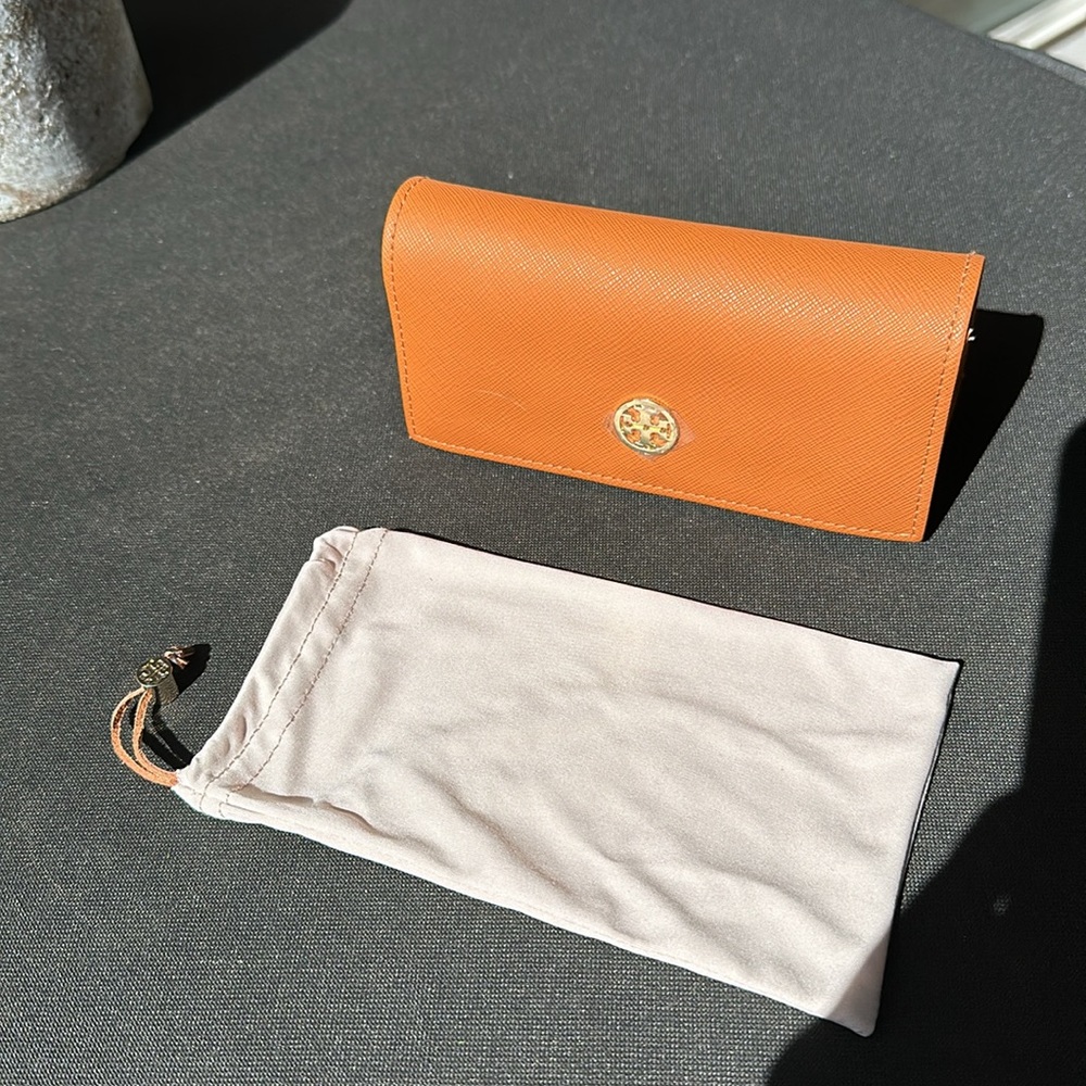 NWOT- Tory Burch Sunglass Case with Soft Pouch